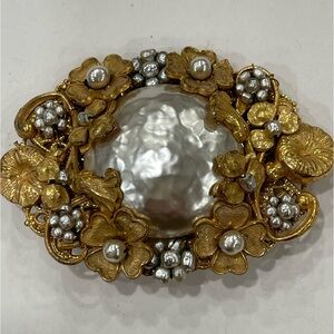 Vintage MIRIAM HASKELL baroque pearl &Floral Gold Tone brooch Original Signed